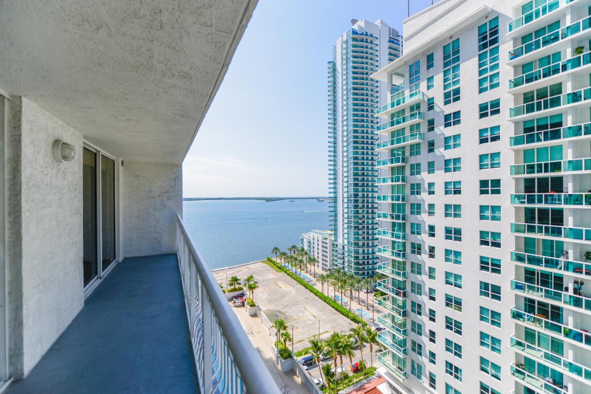 Amazing 3 Bedroom Condo At Brickell With Pool Miami Exterior photo